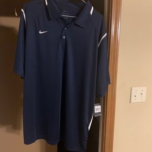 Nike athletic short sleeve shirt